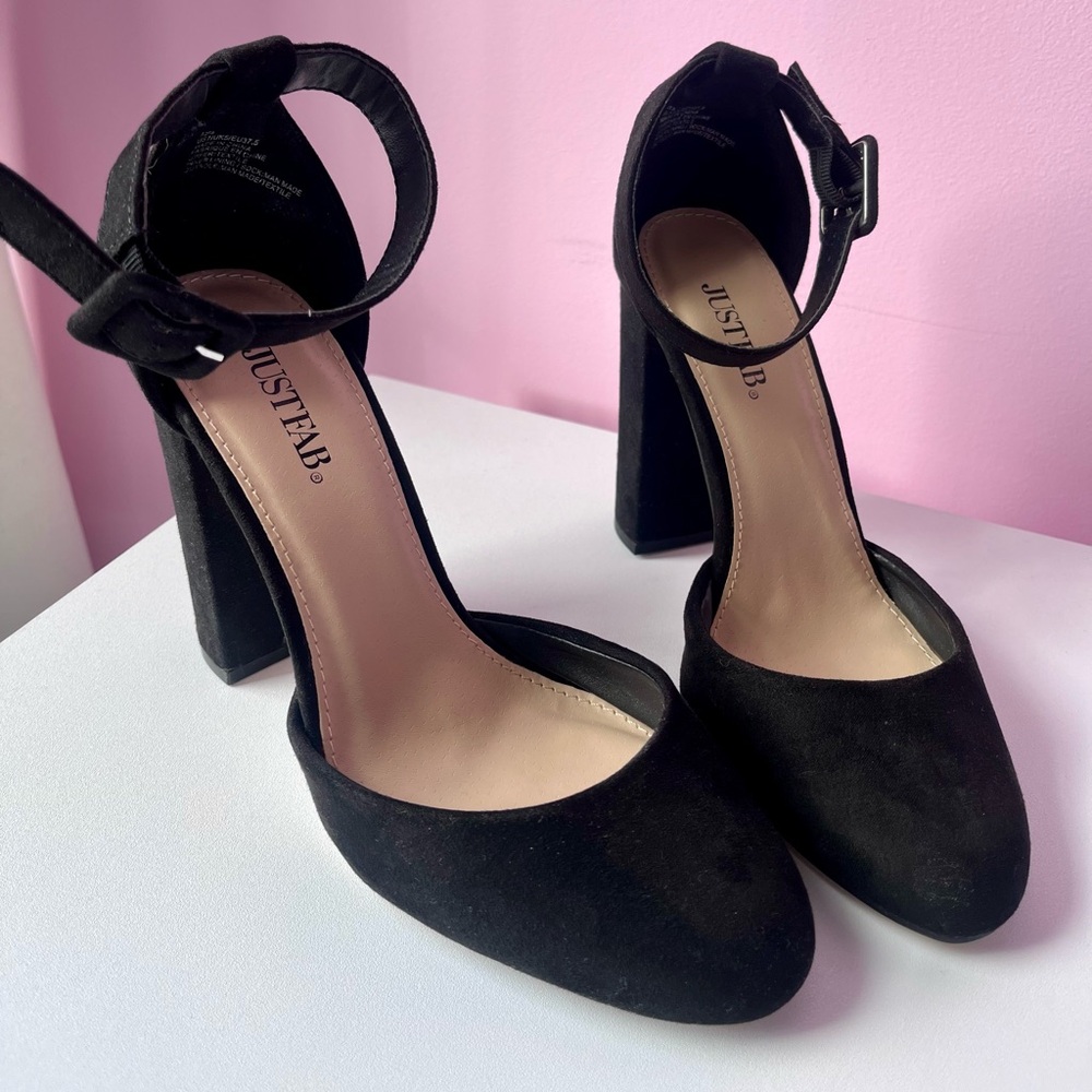JustFab Black Ankle Strap Block Heel Pumps – Size 7 – 4” Heel